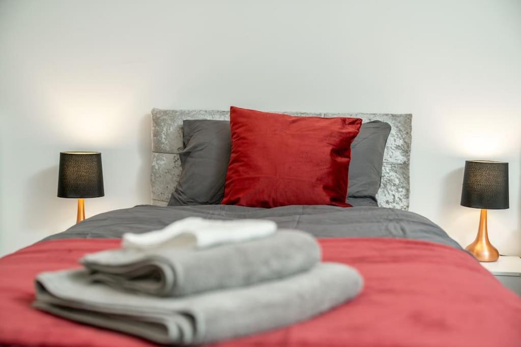 Appartamento Vibrant 3br Tottenham Home, Private Garden Wifi Parking Free On Request Londra