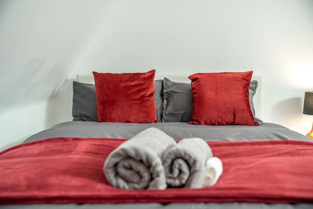 Appartamento Vibrant 3br Tottenham Home, Private Garden Wifi Parking Free On Request