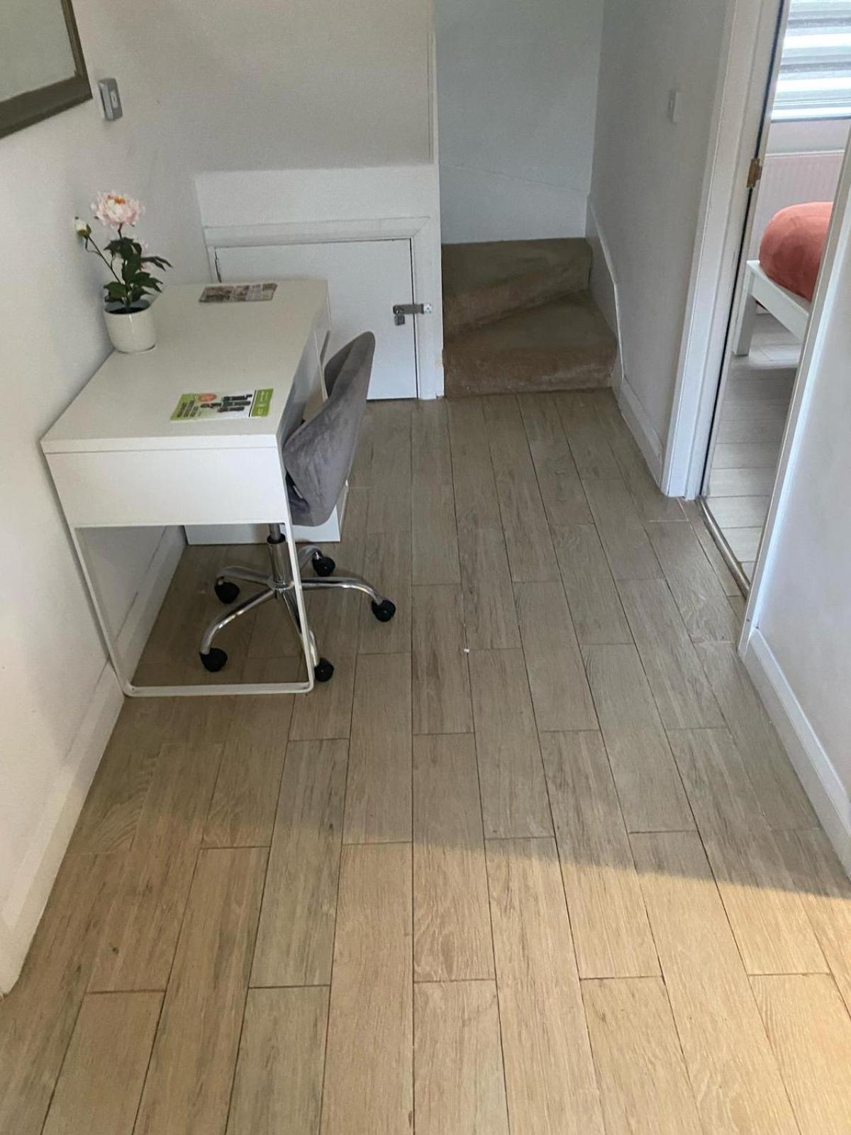 Appartamento Vibrant 3br Tottenham Home, Private Garden Wifi Parking Free On Request Londra